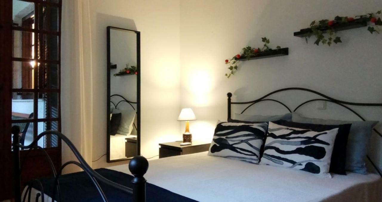 House Inside Garden Apartment Волос Екстериор снимка